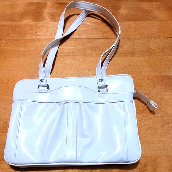 💚 Vintage White Vinyl Shoulder Bag - Picture 1 of 2